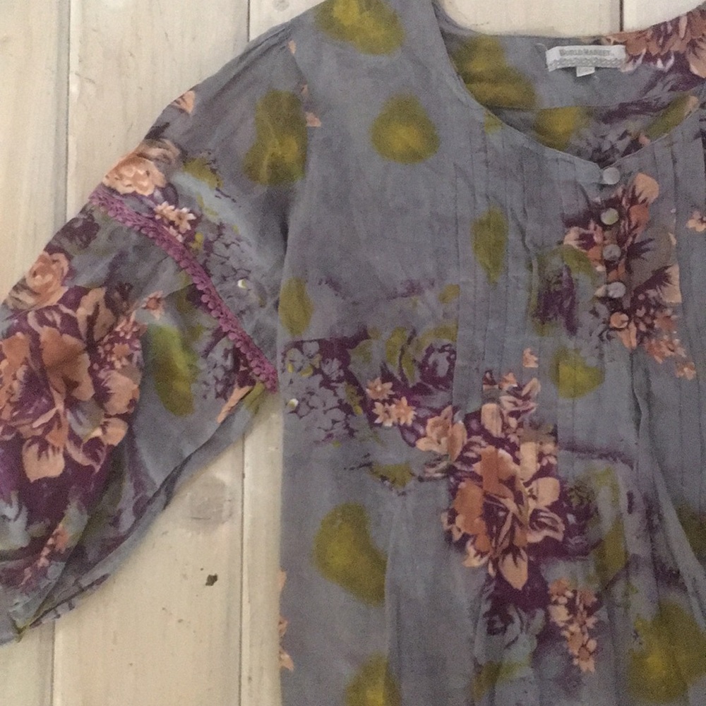 3/15 Gray floral peasant blouse
